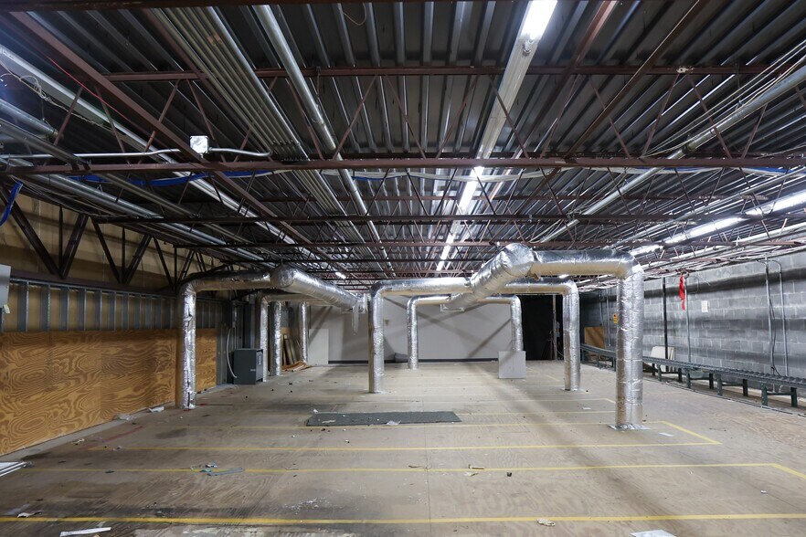 More Photos Of 3943 Highway 90, Pascagoula General Retail For Sale