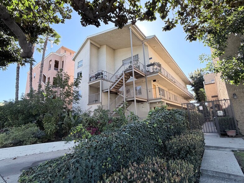 More Photos Of 11508 Moorpark St, North Hollywood Apartments For Sale