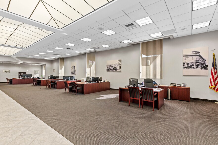 More Photos Of 1000 N Brand Blvd, Glendale Unknown For Lease