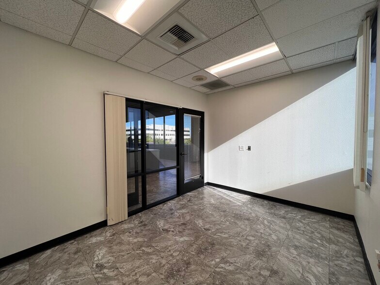 More Photos Of 15 Corporate Park, Irvine Medical For Lease