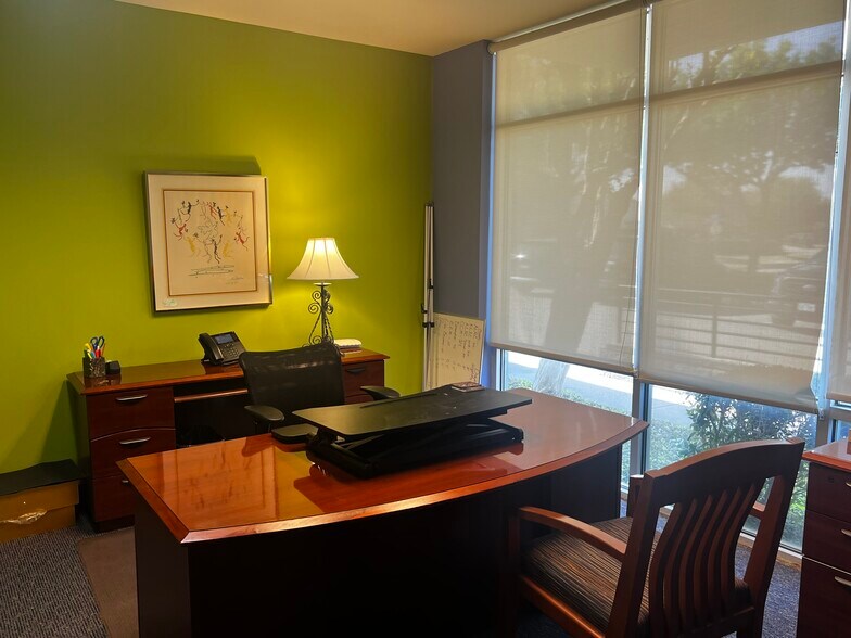 More Photos Of 4300 Marsh Ridge Rd, Carrollton Showroom For Sale