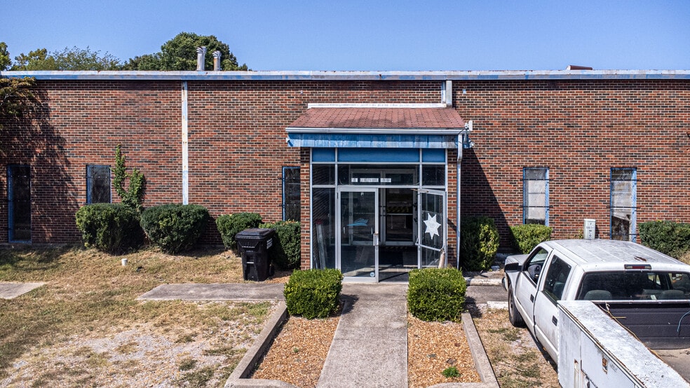More Photos Of 501 Lakeshore Dr, Kuttawa Warehouse For Sale