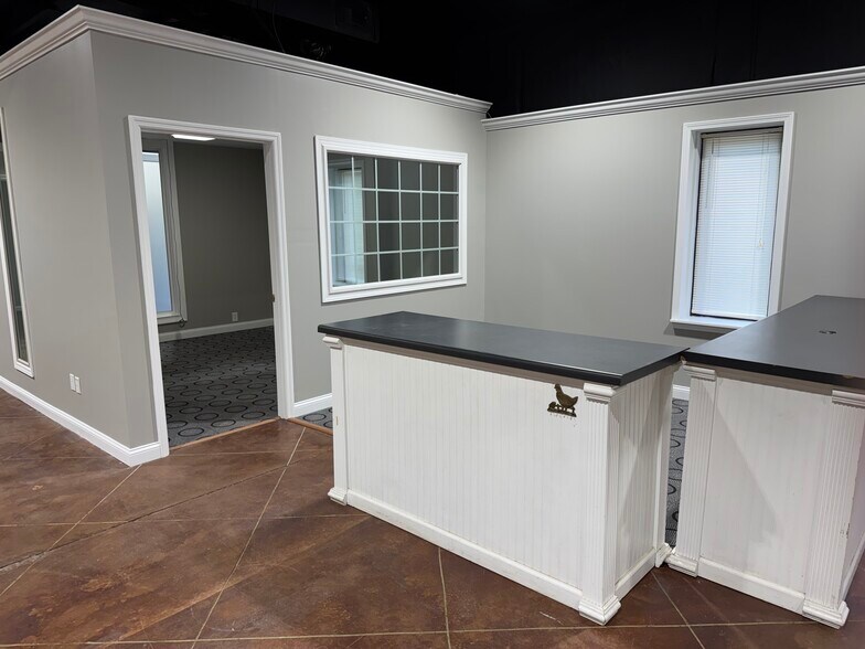 More Photos Of 665 Arkadelphia Rd, Jasper Light Distribution For Lease