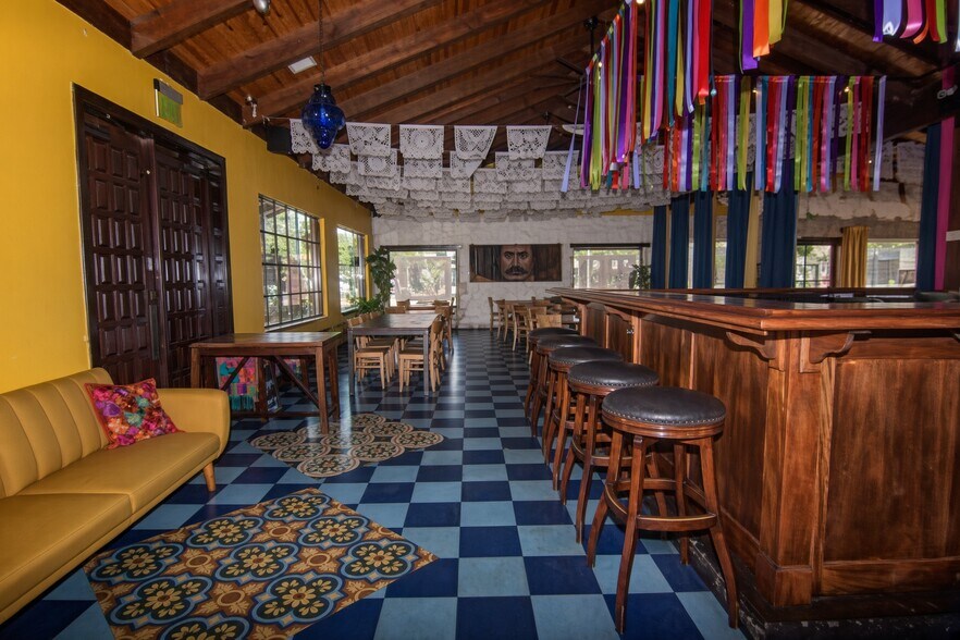 More Photos Of 2038 S Lamar Blvd, Austin Freestanding For Lease