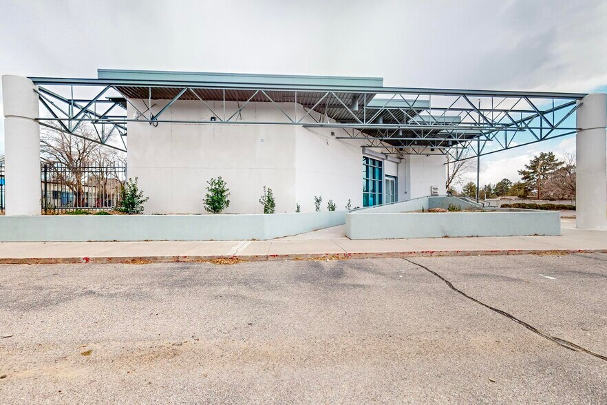 More Photos Of 6410 Gibson Blvd SE, Albuquerque Bank For Sale