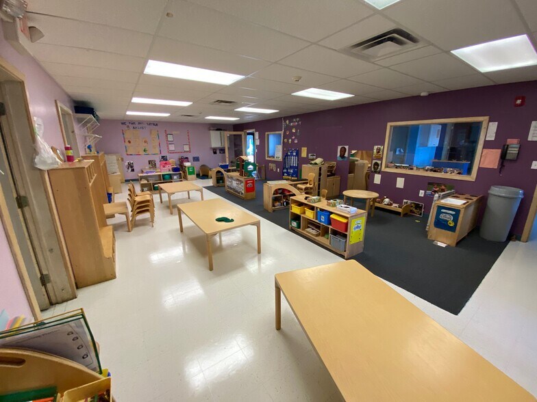 More Photos Of 182-184 Southampton Rd, Westfield General Retail For Sale