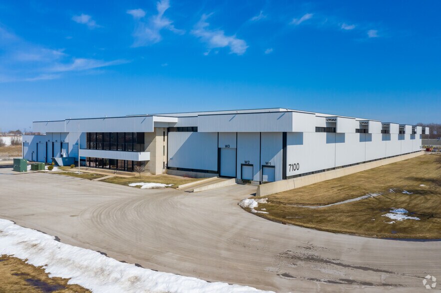 Primary Photo Of 7100 W Calumet Rd, Milwaukee Land For Lease