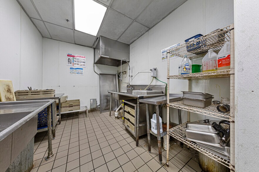 More Photos Of 517 2nd St, Hudson Storefront Retail Office For Sale