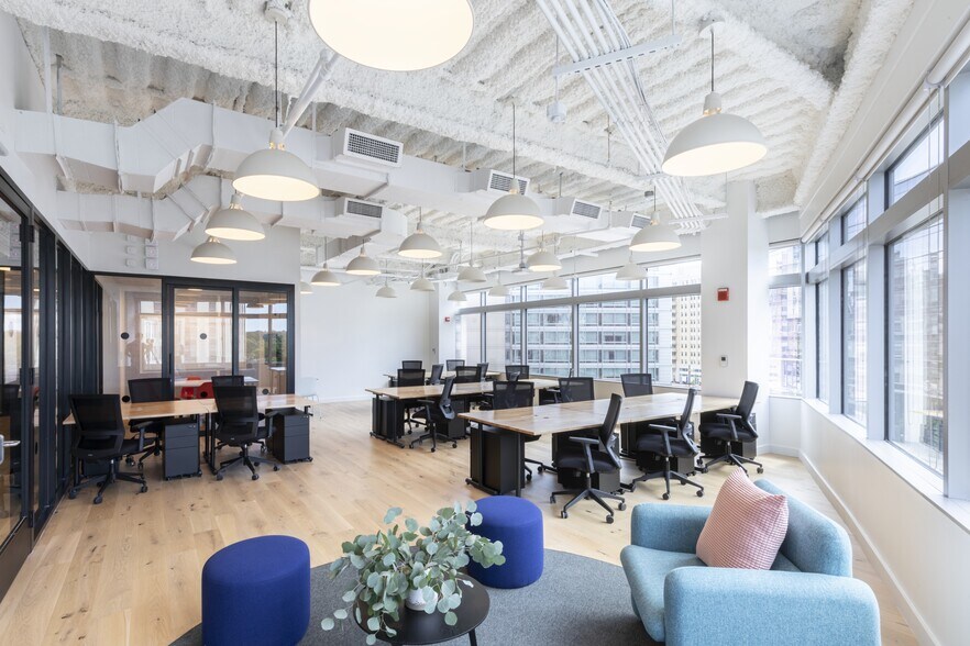 More Photos Of 901 N Glebe Rd, Arlington Coworking Space
