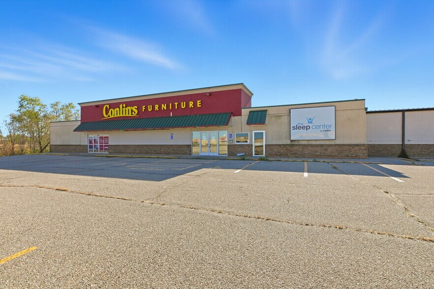 More Photos Of 310 34th Ave W, Alexandria Freestanding For Sale