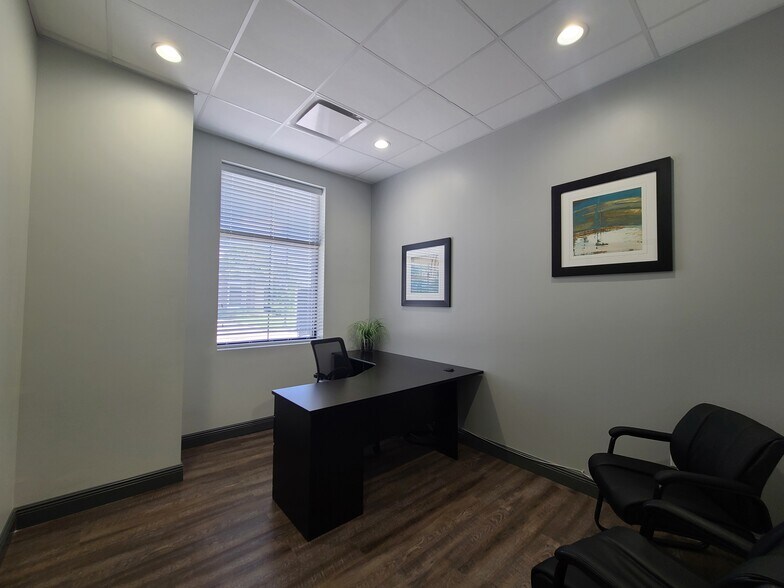 More Photos Of 952 International Pky, Lake Mary Office For Sale