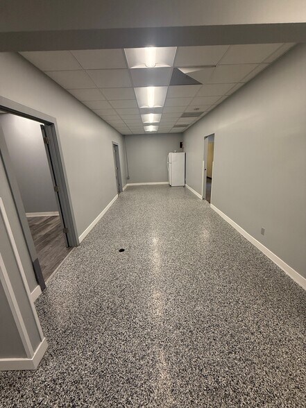 More Photos Of 4901 W 115th St, Alsip Warehouse For Lease