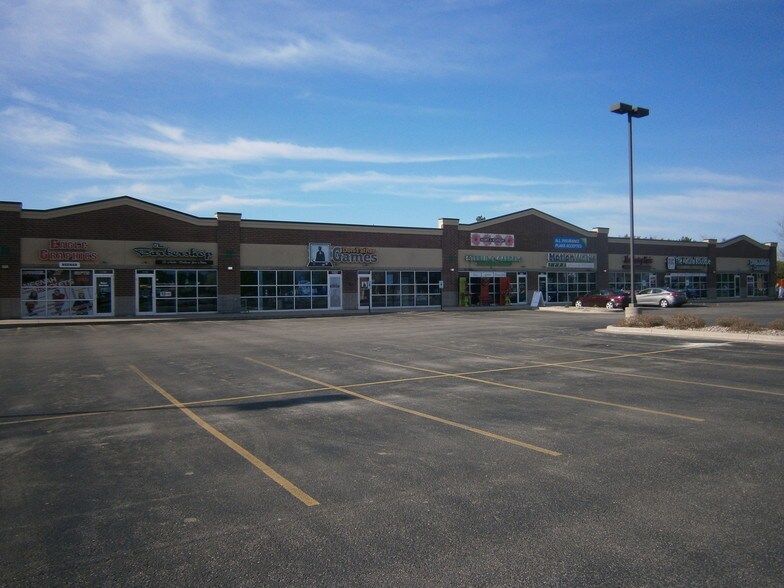 More Photos Of 1148-1166 Westowne Dr, Neenah Unknown For Lease