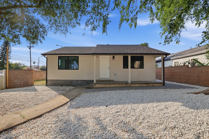 Primary Photo Of 13689 Garber St, Arleta Apartments For Sale