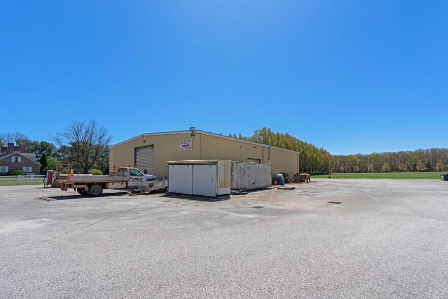 More Photos Of 1445 Catawba Ave, Newfield Service For Sale