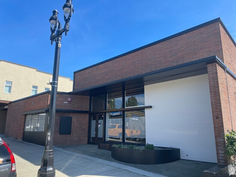 More Photos Of 10027 Main St, Bothell General Retail For Lease
