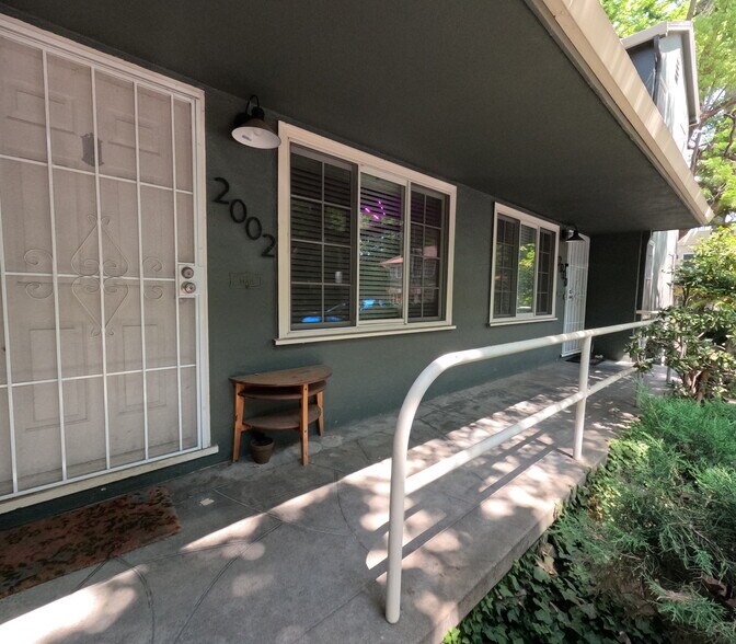 More Photos Of 2000 6th St, Sacramento Apartments For Sale