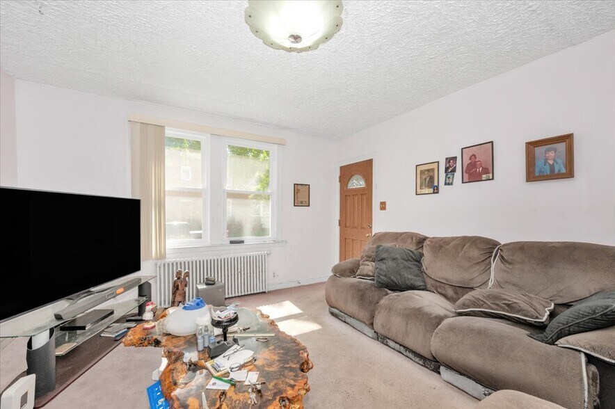 More Photos Of 1010-1012 16TH Street NE, Washington Apartments For Sale