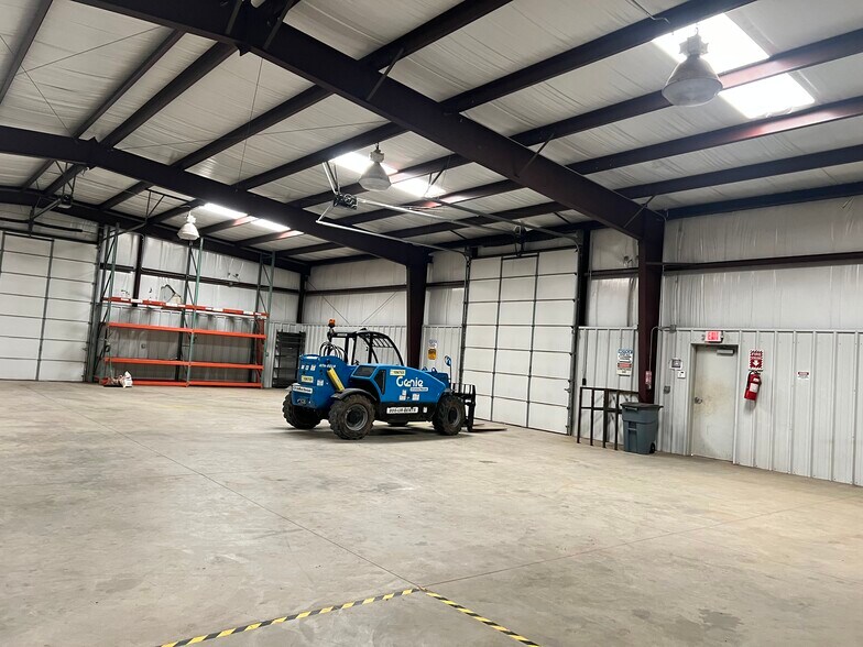 More Photos Of 4691 NE Ok-33 Hwy, Guthrie Warehouse For Lease