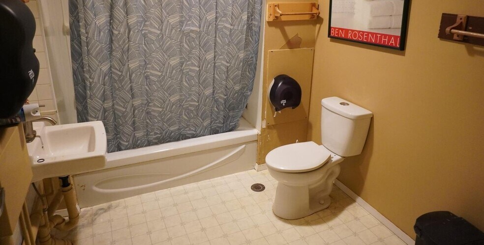 More Photos Of 111 Sherbrooke St, Wolseley Hotel For Sale