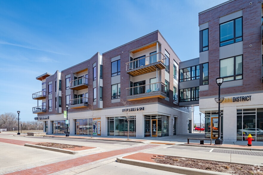 More Photos Of 7955-7973 S Main St, Oak Creek Apartments For Lease