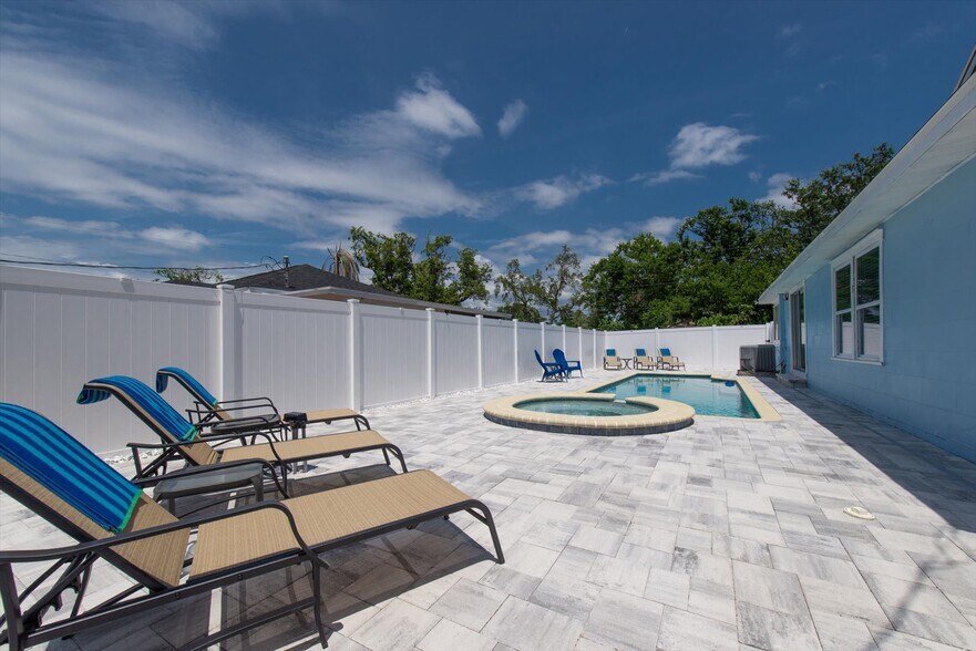 More Photos Of 4000 46th St N, Saint Petersburg Hospitality For Sale