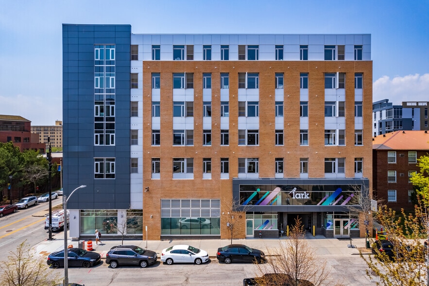 More Photos Of 811 N 14th St, Milwaukee Apartments For Lease