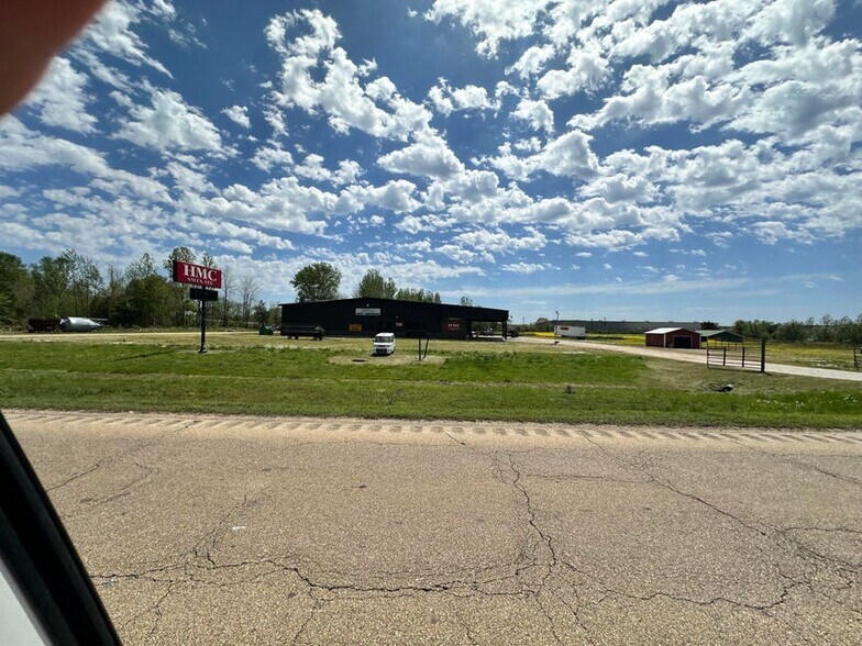 Primary Photo Of 910 State Highway 30 W, New Albany Warehouse For Sale