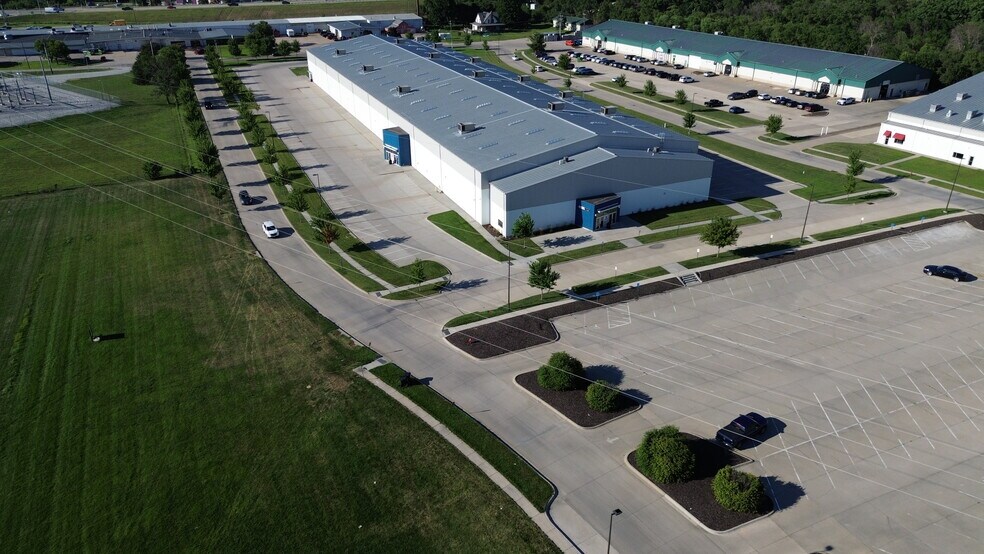 More Photos Of 315 Speedway Cir, Lincoln Sports And Entertainment For Lease