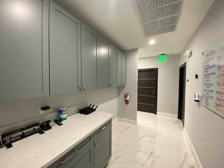 More Photos Of 3333 W Commercial Blvd, Fort Lauderdale Medical For Sale