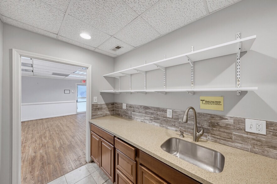 More Photos Of 2801 Clearview Pl, Doraville Office For Sale