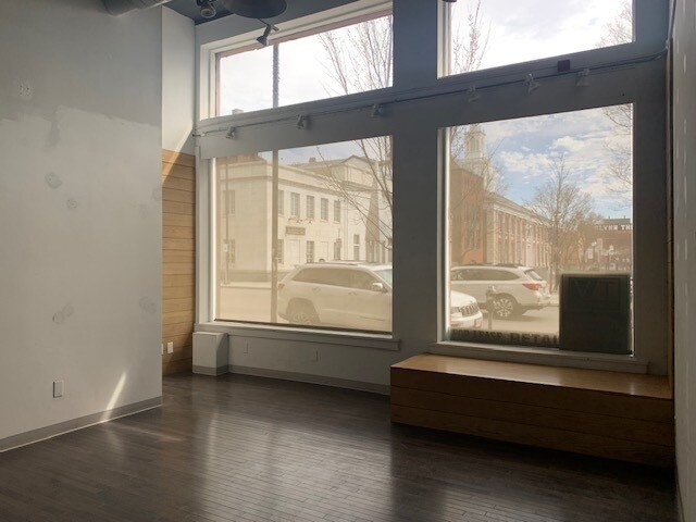 More Photos Of 162-164 College St, Burlington Loft Creative Space For Lease