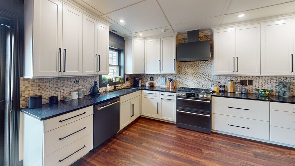 More Photos Of 816 Main St, Lafayette Storefront Retail Residential For Sale