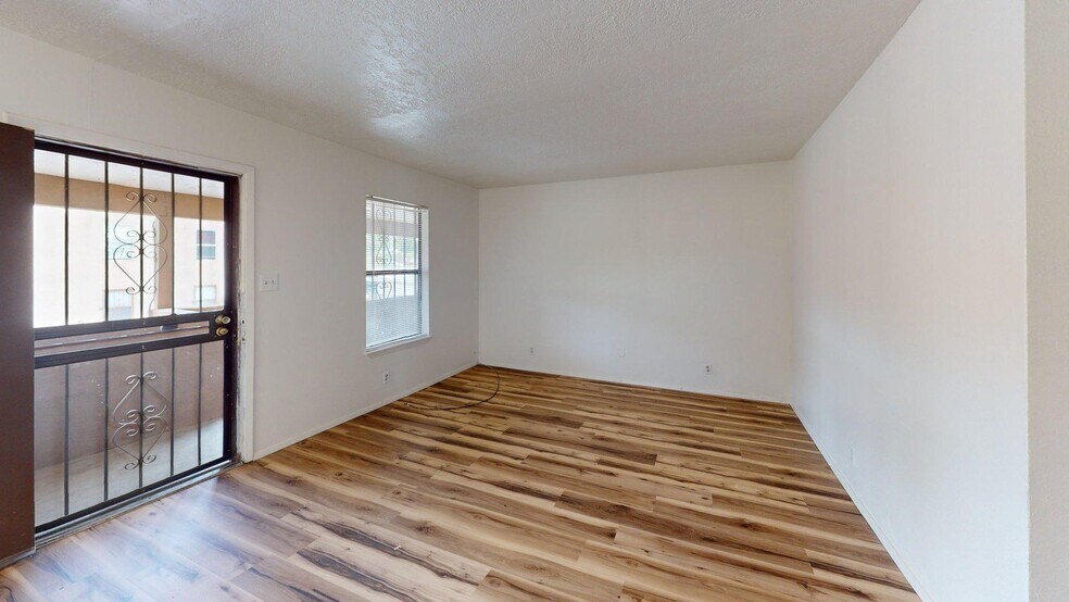 More Photos Of 2810 Vail Ave SE, Albuquerque Apartments For Sale