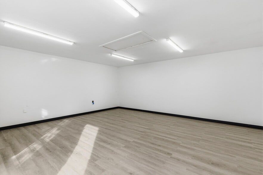 More Photos Of 1100 Calvary Rd, Churchville Flex For Lease