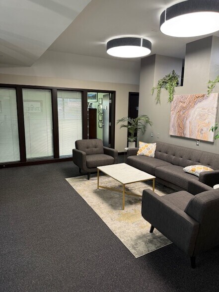 More Photos Of 1351 S Reynolds Rd, Toledo Office For Lease