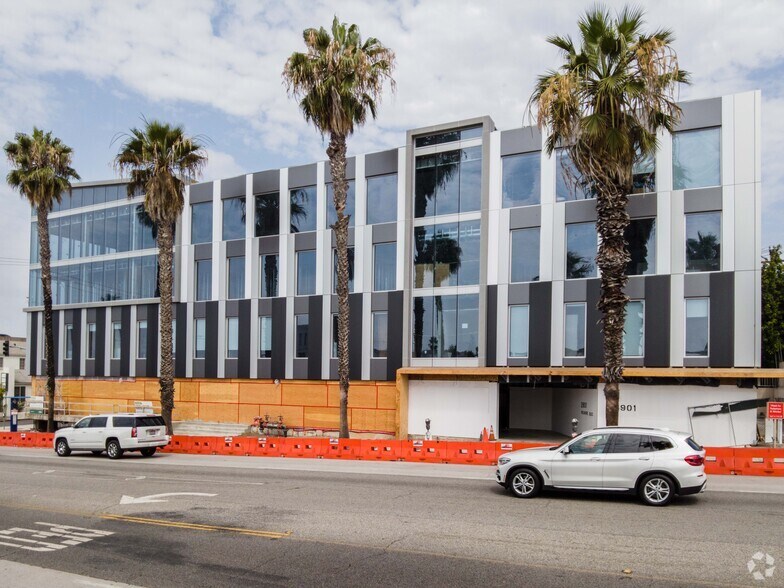 More Photos Of 2901 Wilshire Blvd, Santa Monica Medical For Lease