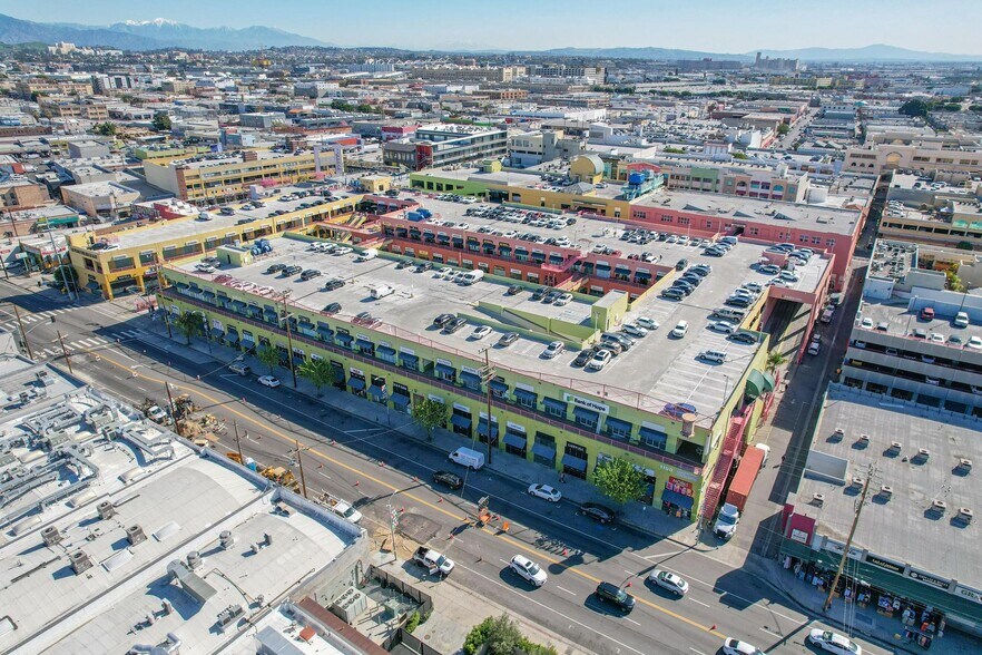 More Photos Of 1100 S San Pedro St, Los Angeles Storefront For Lease