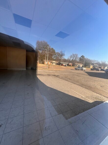 More Photos Of 1515 Main St, Southaven General Retail For Lease