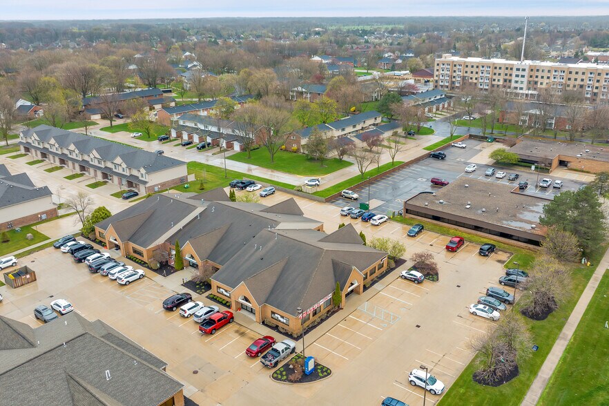 More Photos Of 42490 Garfield Rd, Clinton Township Medical For Lease