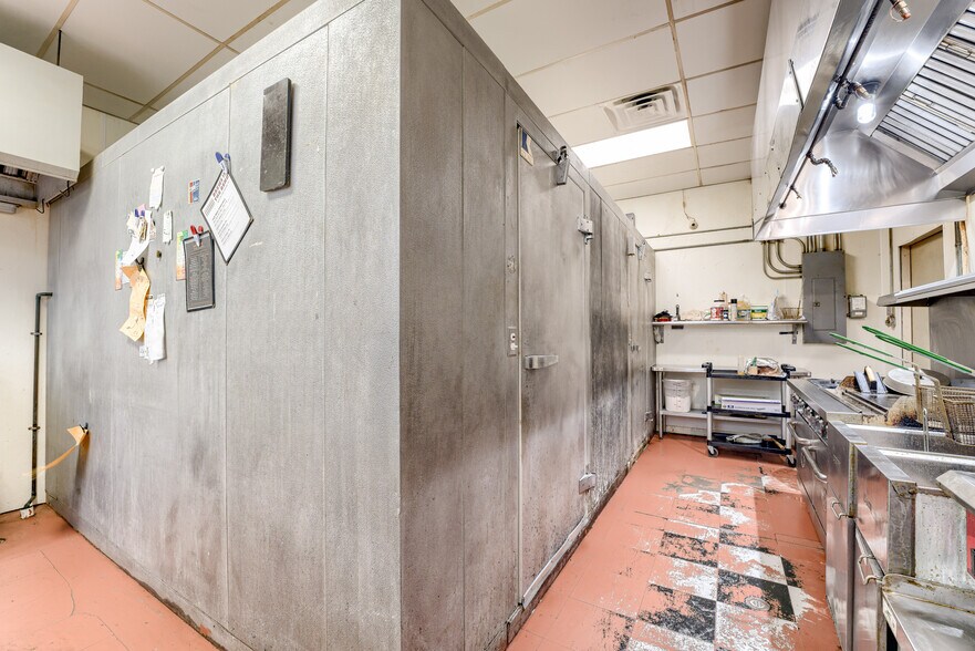 More Photos Of 644 Main St, North Bend Restaurant For Sale