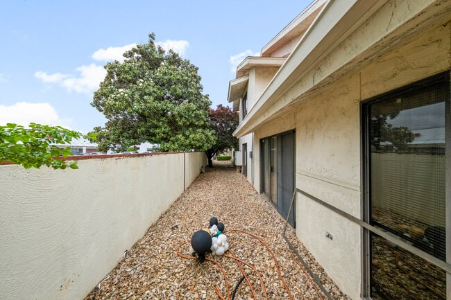 More Photos Of 1719 E 71st St, Tulsa Office Residential For Sale