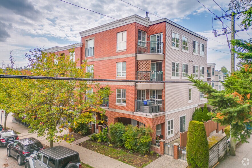 More Photos Of 3611 4th Av W, Vancouver Apartments For Lease