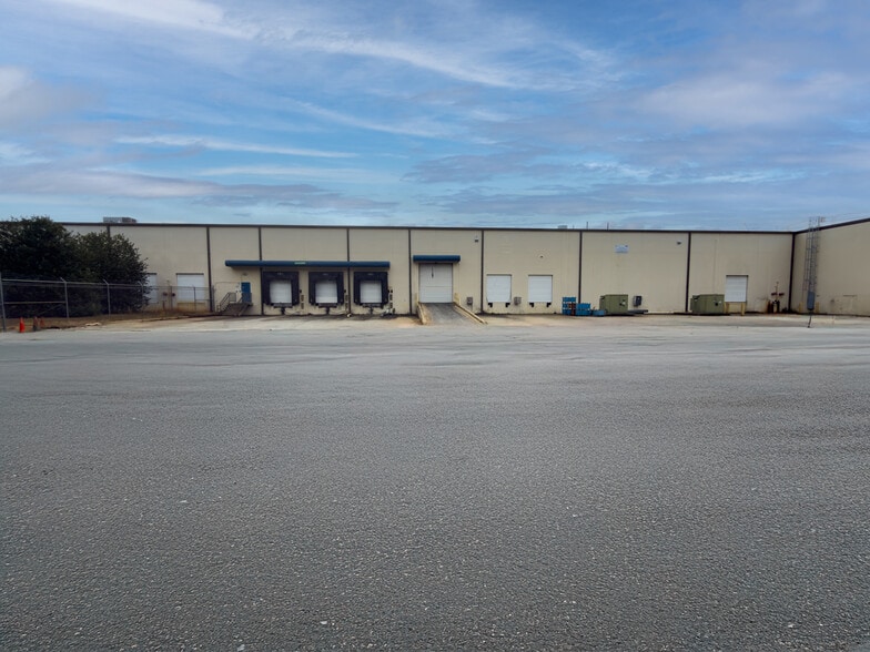 More Photos Of 1446 Rock Mountain Blvd, Stone Mountain Manufacturing For Lease