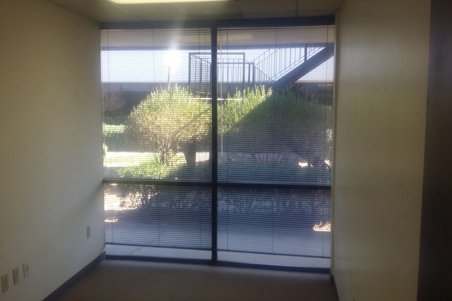 More Photos Of 7094 Peachtree Industrial Blvd, Peachtree Corners Office For Lease