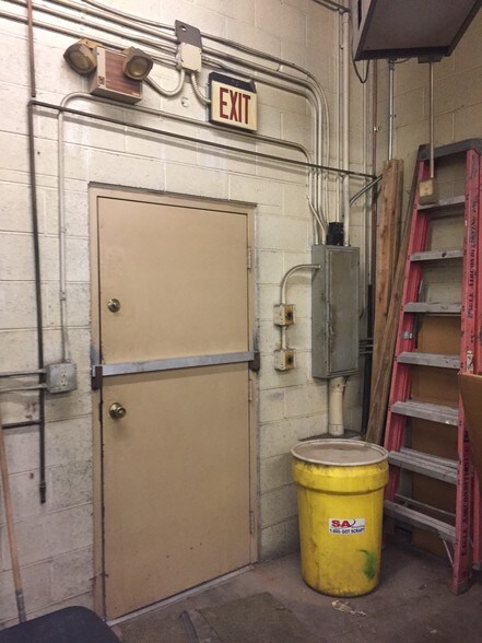 More Photos Of 121 S 25th St, Phoenix Warehouse For Sale