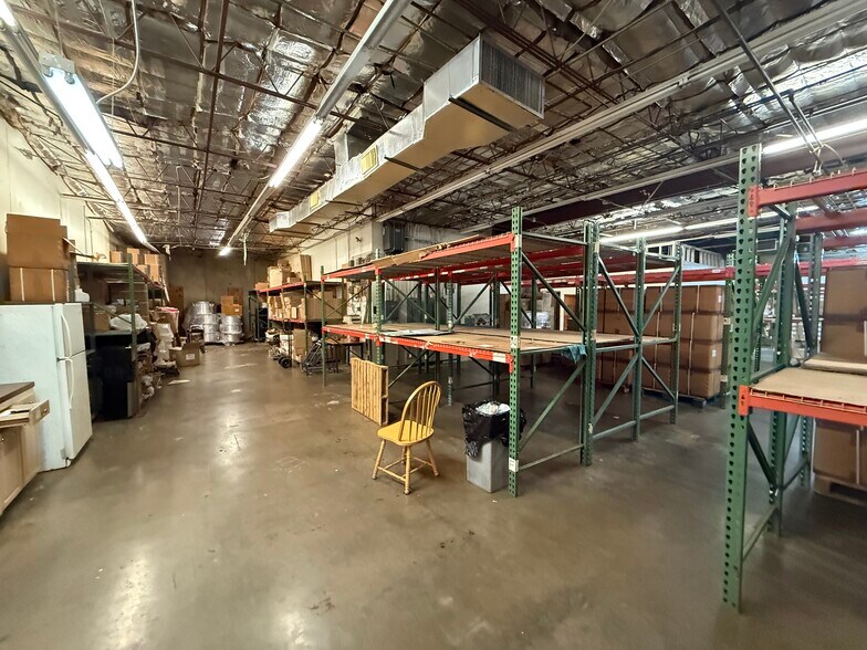 More Photos Of 10730 Kinghurst Dr, Houston Warehouse For Lease