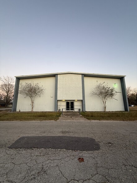 More Photos Of 9201 Wingtip Dr, Houston Warehouse For Sale