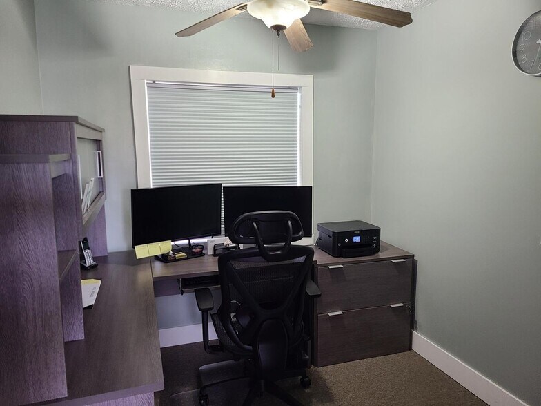 More Photos Of 992 Witham Rd, Muskegon Medical For Lease