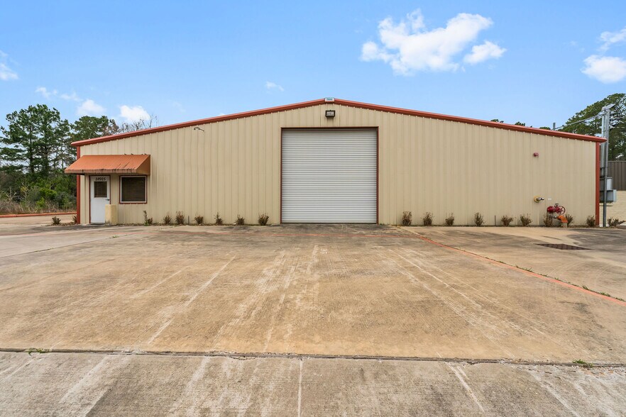 More Photos Of 28925 Nichols Sawmill Rd, Magnolia Warehouse For Lease